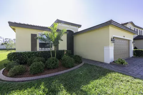 7815 NW Greenbank Cir, Port Saint Lucie, FL 34987