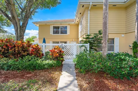 4003 Medford Ct, Boynton Beach, FL 33436