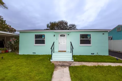 715 N 7th St, Lantana, FL 33462