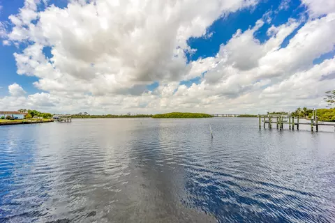 236 SW Cabana Point Cir, Stuart, FL 34994