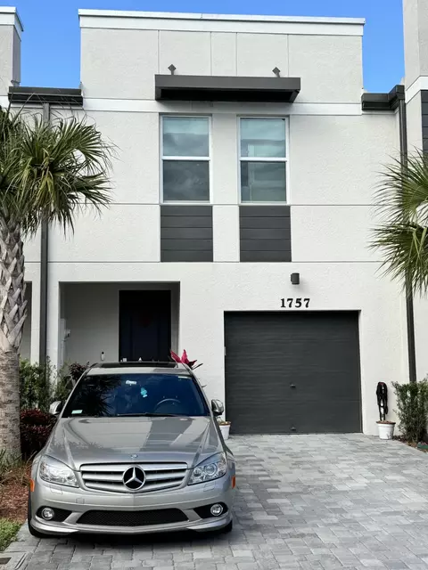 1757 Lindley St, West Palm Beach, FL 33407