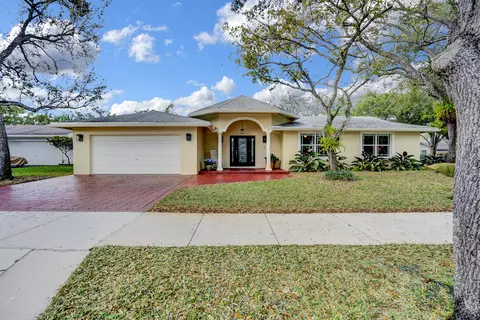 3802 Bridge Rd, Hollywood, FL 33026