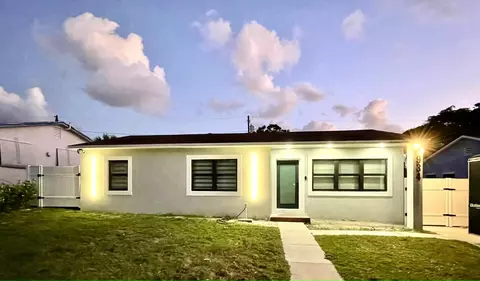 934 32 St, West Palm Beach, FL 33407
