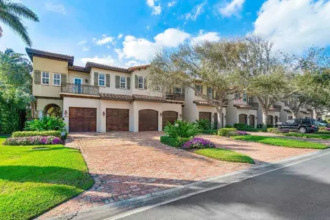 258 Venetian Dr, Delray Beach, FL 33483