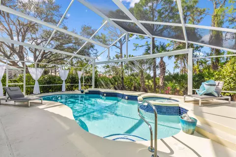 7140 SE Twin Oaks Cir, Stuart, FL 34997