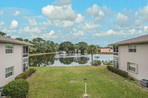 1 Lake Vista Trl #204, Port Saint Lucie, FL 34952