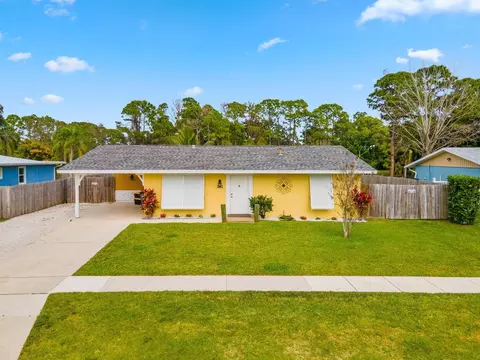 261 SW Lucero Dr, Port Saint Lucie, FL 34983