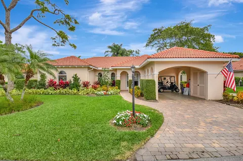 9 Fairway Dr, Boynton Beach, FL 33436