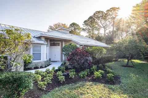 7930 SE Mammoth Dr, Hobe Sound, FL 33455