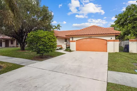 4157 NW 4th Ct, Deerfield Beach, FL 33442