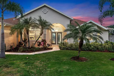 5884 NW Carovel Ave, Port Saint Lucie, FL 34986