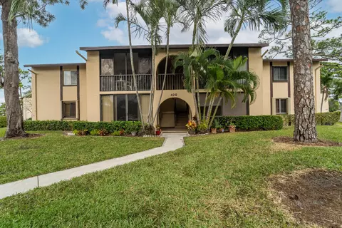 429 Pine Glen Ln #D-2, Greenacres, FL 33463