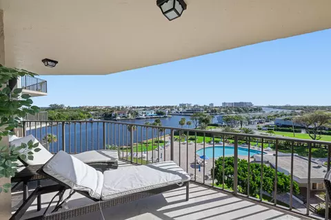 899 Jeffery St #611, Boca Raton, FL 33487