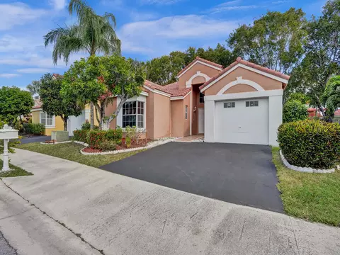 520 Somerset Way, Weston, FL 33326