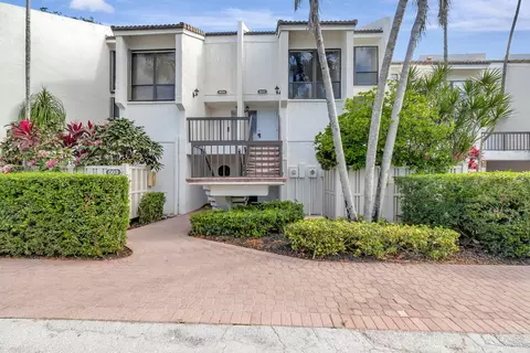 605 Bridgewood Dr, Boca Raton, FL 33434
