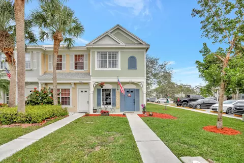8255 San Carlos Cir, Tamarac, FL 33321