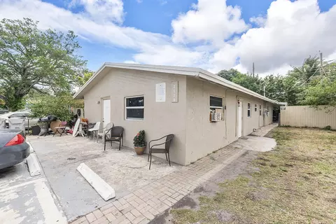 2178 NW 3rd St #1-2, Pompano Beach, FL 33069