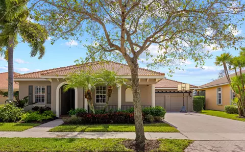 108 Via Veracruz, Jupiter, FL 33458