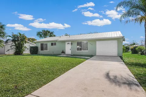 1919 SE Millbrook Ter SE, Port Saint Lucie, FL 34952