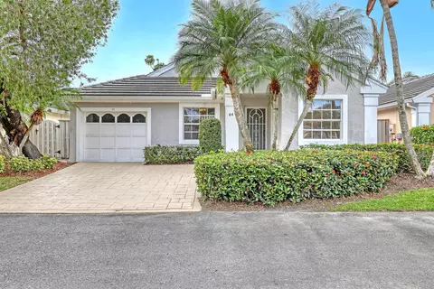 44 Admirals Ct, Palm Beach Gardens, FL 33418