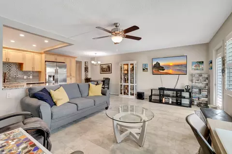 8 Oakridge B, Deerfield Beach, FL 33442