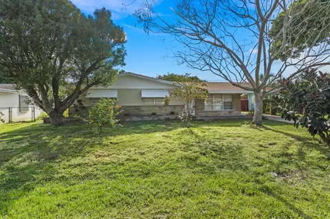 208 E Arbor Ave, Port Saint Lucie, FL 34952