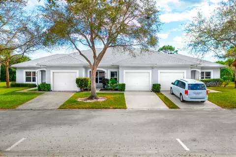 1822 E Sanderling Ln #1, Fort Pierce, FL 34982
