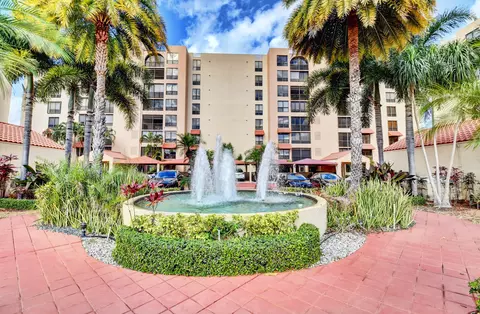 7137 Promenade Dr #301, Boca Raton, FL 33433