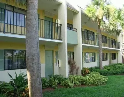 1622 Meadows Cir W, Boynton Beach, FL 33436