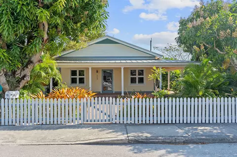 112 S J St, Lake Worth, FL 33460