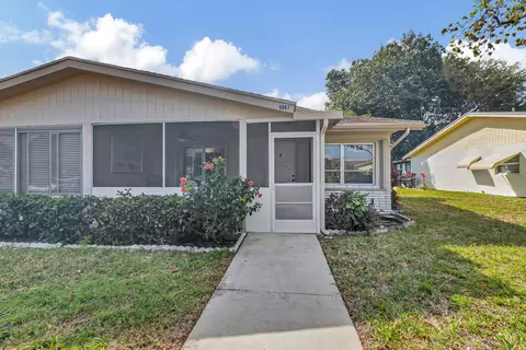 6082 La Palma Ln, Delray Beach, FL 33484