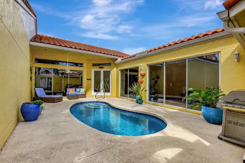 17615 Candlewood Ter, Boca Raton, FL 33487