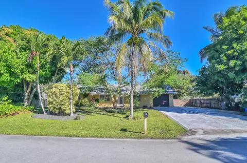 9219 Brandy Ln, Lake Worth, FL 33467