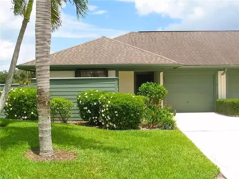 6886 SE Bunker Hill Dr, Hobe Sound, FL 33455