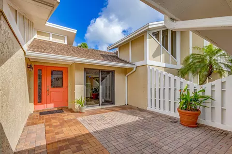 17220 Fownes Cres, Jupiter, FL 33477