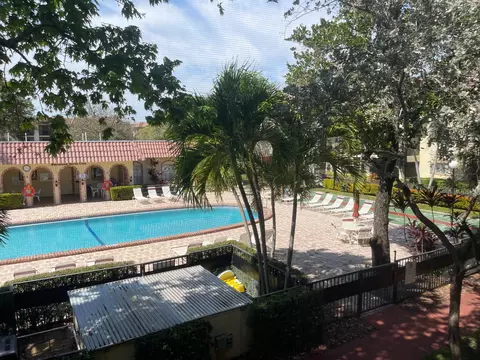 257 S Cypress Rd #428, Pompano Beach, FL 33060