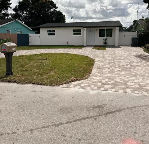 5654 Banana Rd, West Palm Beach, FL 33413