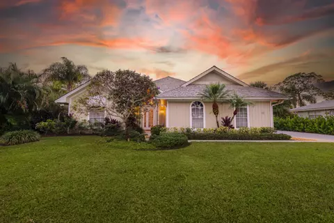91 Fairview W, Tequesta, FL 33469
