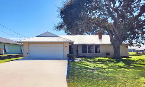 2033 Hunter Rd, Okeechobee, FL 34974