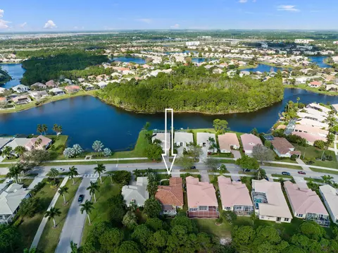 601 SW Lake Charles Cir, Port Saint Lucie, FL 34986
