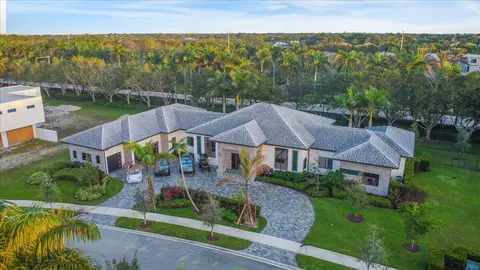 3310 Lake Ridge Ln, Weston, FL 33332