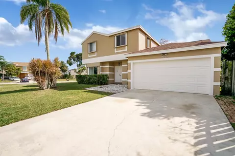 9910 Robins Nest Rd, Boca Raton, FL 33496