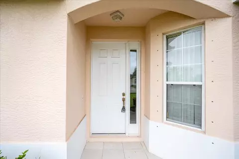 362 S Tangerine Sq SW, Vero Beach, FL 32968