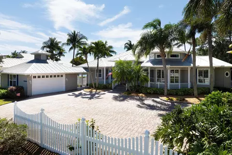1560 SW Dyer Point Rd, Palm City, FL 34990