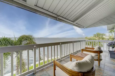1776 Mooringline Dr #PHB, Vero Beach, FL 32963