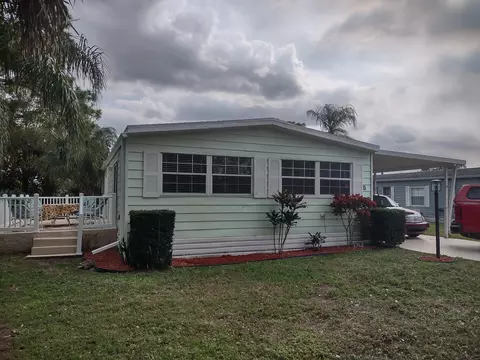 5 Montanzas Rd, Port Saint Lucie, FL 34952