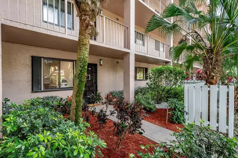 7320 Amberly Ln #102, Delray Beach, FL 33446