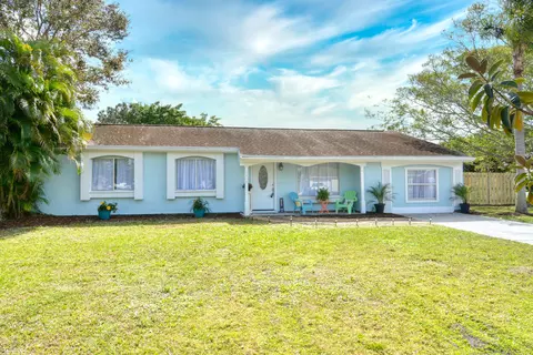 1317 SE Larose Ct, Port Saint Lucie, FL 34952