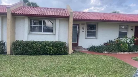 105 Lake Helen Dr, West Palm Beach, FL 33411
