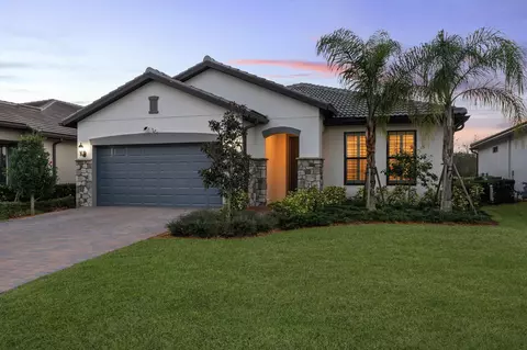 668 SE Villandry Way, Port Saint Lucie, FL 34984